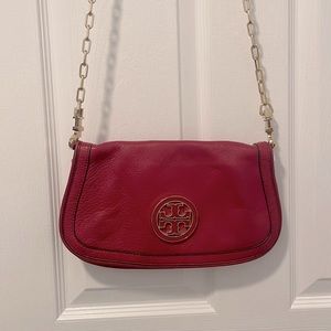 Red Tory Burch Amanda clutch/crossbody bag..Fold over closure with magnetic snap